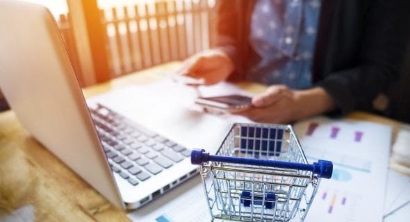 Data-based Insights Extraction Using Recommendation System