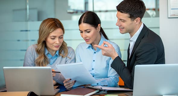Secure & Compliant Redshift Deployment for Financial Services